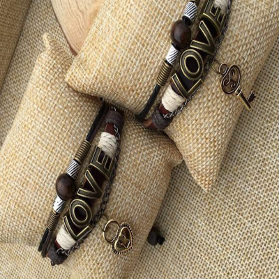 Vòng đeo tay đ6oi hình chìa khoá và trai tim