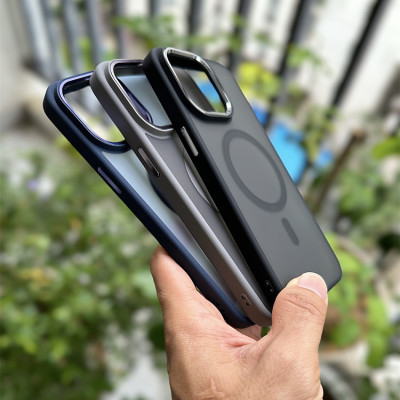 Ốp lưng nhám chống vân tay dành cho iPhone 15 Pro Max sạc không dây Filada - hàng chính hãng