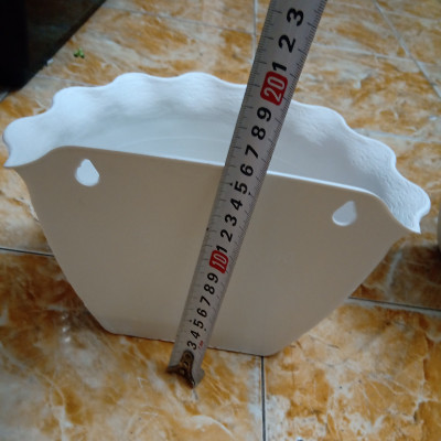 CHẬU TRỒNG CÂY  ỐP TƯỜNG HÌNH BÁN NGUYỆT MÀU TRẮNG ( BỘ 10 CÁI )