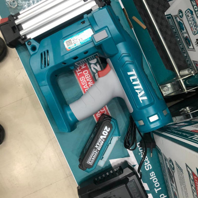 SÚNG BẮN ĐINH THẲNG DÙNG PIN 20V (1 pin 2.0AH +sạc ) TOTAL TCBNLI2016 - HÀNG CHÍNH HÃNG