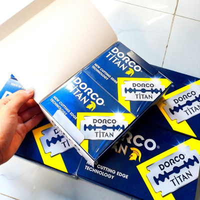 Vỉ 100 lưỡi lam DorcoTitan màu xanh (Lưỡi lam STL300)