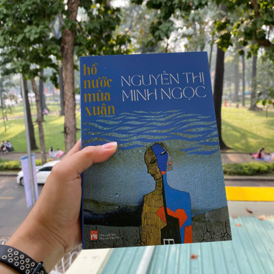 Sách - Hồ Nước Mùa Xuân