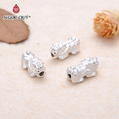 Charm bạc tỳ hưu xỏ ngang - Ngọc Quý Gemstones