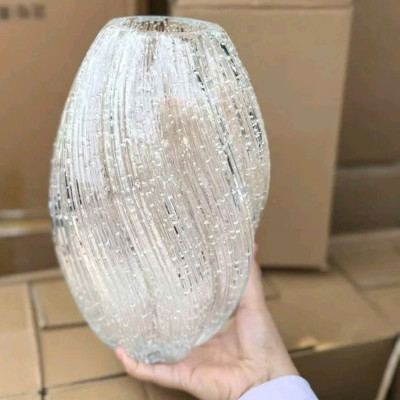 Lọ hoa thủy tinh xoắn phát sáng buổi tối, deco không gian nhà cửa chill đẹp