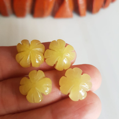 Trang sức phối vòng tay Bông Hoa Cỏ 4 Lá Đá cẩm thạch VÀNG NHẸ NHÀNG đẹp Size bông 14mmx6mm x lỗ đk 2mm Nữ mệnh Kim Thổ Thủy phối với Vòng đeo tay, làm mặt dây chuyền, mặt nhẫn đeo ạ