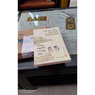 Sách - Tiếng Người Trong Văn - Hồi Ức Văn Chương - NXB Phụ Nữ