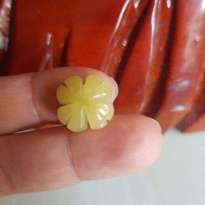Trang sức phối vòng tay Bông Hoa Cỏ 4 Lá Đá cẩm thạch VÀNG NHẸ NHÀNG đẹp Size bông 14mmx6mm x lỗ đk 2mm Nữ mệnh Kim Thổ Thủy phối với Vòng đeo tay, làm mặt dây chuyền, mặt nhẫn đeo ạ