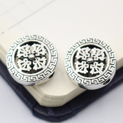 Charm bạc tròn họa tiết bánh xe pháp luân xỏ ngang - Ngọc Quý Gemstones