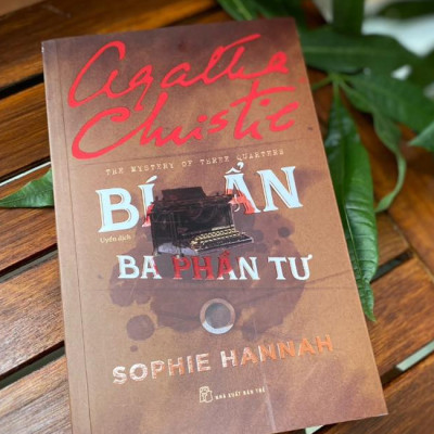 Sách The Mystery of Three Quarters - Bí Ẩn Ba Phần Tư