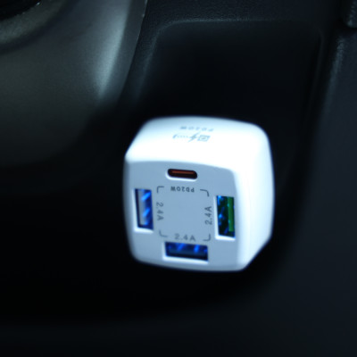 Tẩu Sạc 3 Cổng USB 2.4A 10W Và 1 Cổng Type C PD20W CIND - Hàng Nhập Khẩu