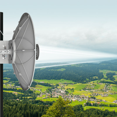 Ăng-ten điều hướng 5 GHz 30dBi Tenda ANT30-5G - Hàng Chính Hãng