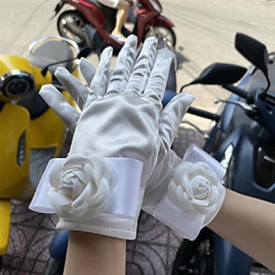 Găng tay hoa hồng trắng mẫu mới 2023