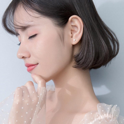 Khuyên tai bạc 925 nụ sao nhỏ đính pha lê lấp lánh xinh xắn dễ thương Dế Bạc - K4711