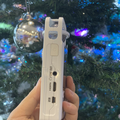 Máy quay cầm tay ZOOM Q2HD – Hàng Chính Hãng