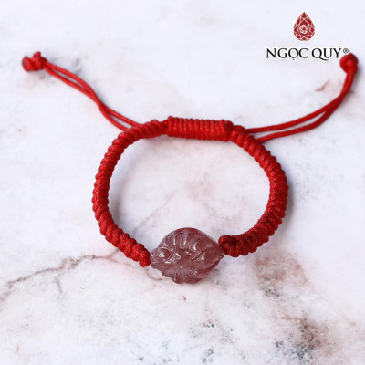 Vòng thắt dây đỏ nữ hoàng hồ ly đá thạch anh dâu hợp mệnh hỏa, thổ - Ngọc Quý Gemstones