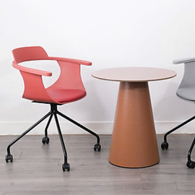 Bàn cafe tiếp khách mặt kính TE1555-06G Nội thất Capta Bàn cafe fastfood mặt kính chân nhựa đúc 