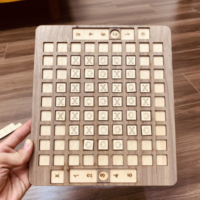 Đồ Chơi Gỗ,Board Game Chiến Thuật, Bàn Chơi Caro Bằng Gỗ Có Thang Chia Tỷ Số 64 Quân Kích Thước 25x22Cm