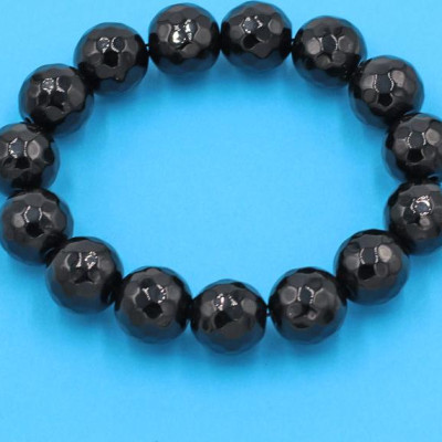 Chuỗi đeo tay phong thủy - thạch anh đen cắt giác 14 ly 15 hạt - hợp mệnh Thủy, mệnh Mộc