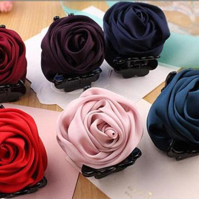 Kẹp tóc càng cua hoa hồng vải lụa nhiều màu sang trọng