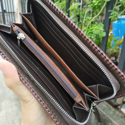 Ví cầm tay gù cá sấu 