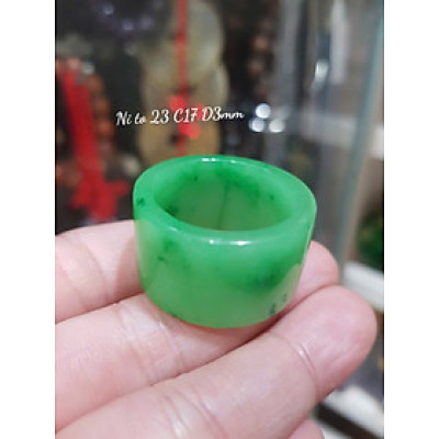 Nhẫn Càn Long Nam Xanh Ngọc Đẹp Ni TO 23mm x bản vuông cao 17mm x dầy 3mm Chất liệu Đá Cẩm Thạch Tự nhiên màu Xanh lá Hy Vọng Tươi quá đẹp chuẩn Hợp Nam mệnh Mộc Mệnh Hỏa đeo Ni 23mm lọt lòng ngón giữa ngón cái ạ