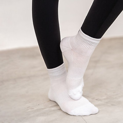Tất thể thao cổ ngắn Hibi Sports A011 Cotton chống hôi chân, loại có đệm và bo ôm chân chống trượt.