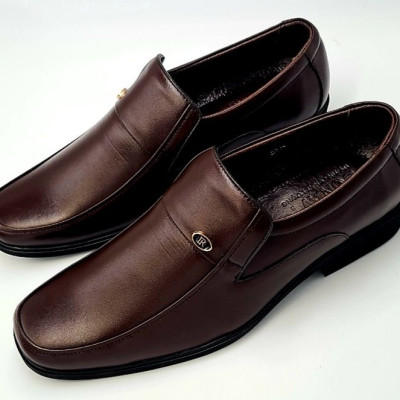  GIÀY TÂY NAM DA BÒ THẬT 100%  DONAVY MŨI VUÔNG ĐÍNH KHUY R CÁCH ĐIỆU THỜI TRANG DOGR