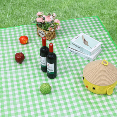 Tấm thảm du lịch dã ngoại gấp gọn  , bạt cắm trại cao cấp chống nước ,họa tiết caro màu sắc tươi mới , trang trí nhã nhặn xinh xắn có thể trải làm thảm chơi cho bé rất sạch sẽ nhỏ gọn dễ mang theo mọi nơi  