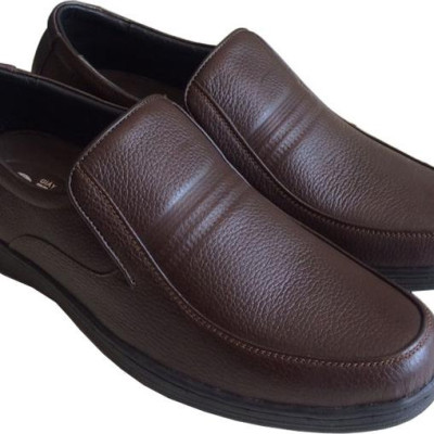 Giày tây nam Trường Hải da bò thật mềm mại không bong tróc không dây mũi tròn màu nâu đế cao su không trơn GT0423