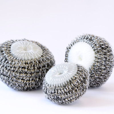 Miếng cọ xoong nồi lót mút Kokubo, giúp cọ rửa các vết bẩn bám dính một cách dễ dàng và nhanh chóng - nội địa Nhật Bản 