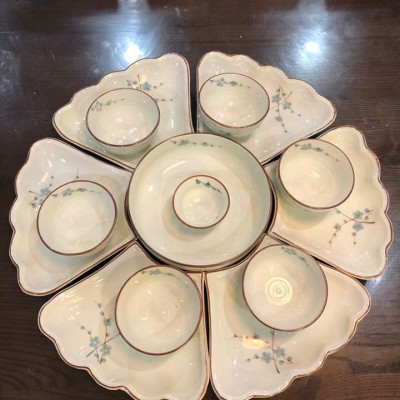 Bộ sản phẩm đĩa mặt trời gốm sứ Bát Tràng