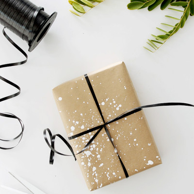 TỜ GIẤY NẾN ĐỤC LỖ DÙNG ĐỂ HẤP, NƯỚNG - size 23 cm ( tặng 1 món quà xinh )