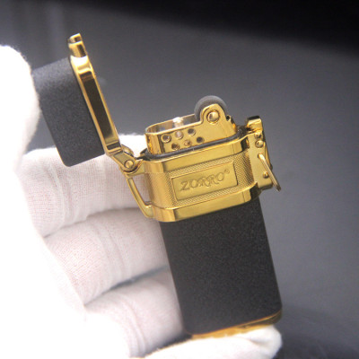 Vỏ Hột Quẹt Bật Lửa Xăng Zorro Z635 Thiết Kế Đẹp Độc Lạ - Dùng Xăng Bấc Đá Cao Cấp