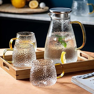 BỘ BÌNH ĐỰNG NƯỚC THỦY TINH_6 CỐC HOA VĂN NỔI TRÒN TAY CẦM VÀNG