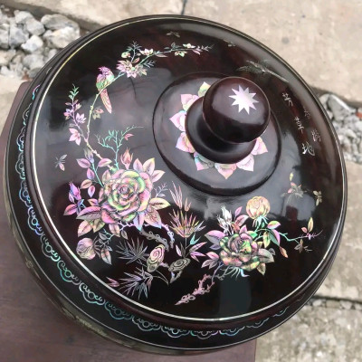 Ủ bình trà ,chè bằng gỗ gụ kết hợp khảm ốc đỏ ,làm mầu mận chín giả cổ  cực đẹp kt 31×32cm 