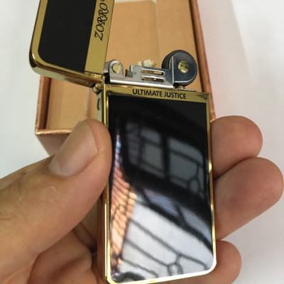 Vỏ Hột Quẹt Bật Lửa Zorro ZC5 Sơn Mài Bóng Viền Vàng Cao Cấp