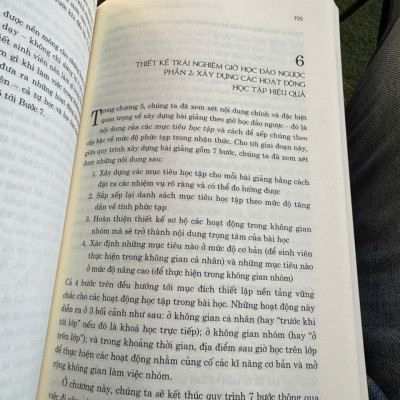 GIỜ HỌC ĐẢO NGƯỢC - Hướng dẫn dành cho các cơ sở giáo dục - Robert Talbert - Vũ Thuý Nga, Hoàng Liên dịch -  NXB Đại học Sư phạm
