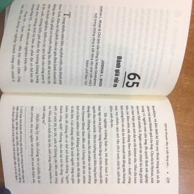 Trump University: 100 Lời Khuyên Đầu Tư Bất Động Sản Khôn Ngoan Nhất - Bài Học Kinh Nghiệm Từ Những Chuyên Gia Bất Động Sản Hàng Đầu Thế Giới - (Tặng Kèm Bookmark DQ)