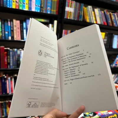 Sách - The History of Sexuality: Volume 1: The Will to Knowledge (Penguin Modern Classics)