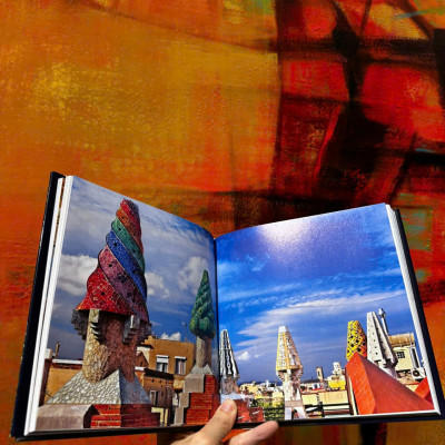 Sách - Gaudí by Marina Linares - Nghệ thuật tiếng Anh/ Art Book in English