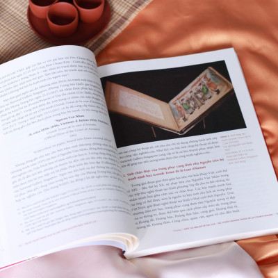 Nghệ Thuật Minh Họa Áo Mũ Thời Nguyễn: Đầu Thế Kỷ XX