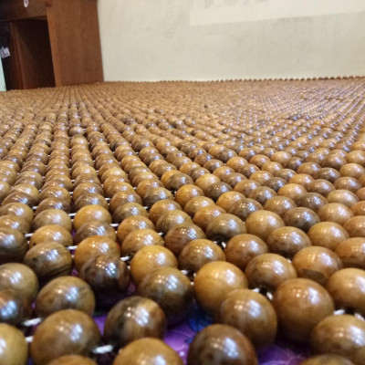 Lót Ghế Xe Ô Tô Hạt Gỗ Bách Xanh Hạt 1.2cm ( Mian .vn )