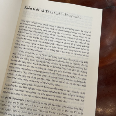 KIẾN TRÚC VÀ THÀNH PHỐ THÔNG MINH - Sergio M. Figueiredo, Sukanya Krishnamurthy & Torsten Schroeder –NXB Xây dựng