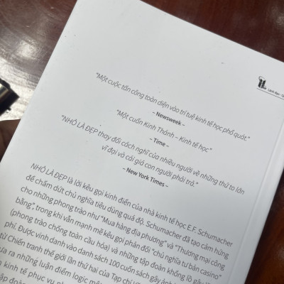 NHỎ LÀ ĐẸP - E. F. Schumacher – Sen Xanh dịch – Thái Hà books – NXB Công Thương