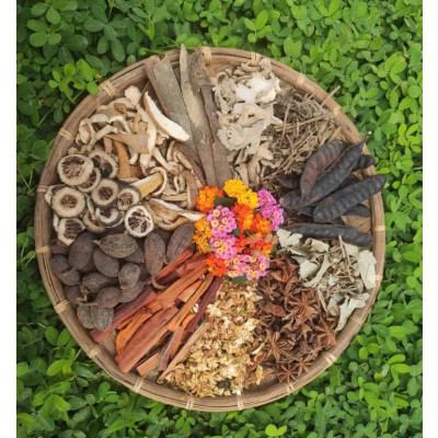 Bịch thảo mộc xông nhà ,  tẩy uế, thanh lọc, diệt khuẩn, xua đuổi con trùng , tạo hương thơm dịu nhẹ  ,cải thiện phong thủy, mang lại cảm giác an lành