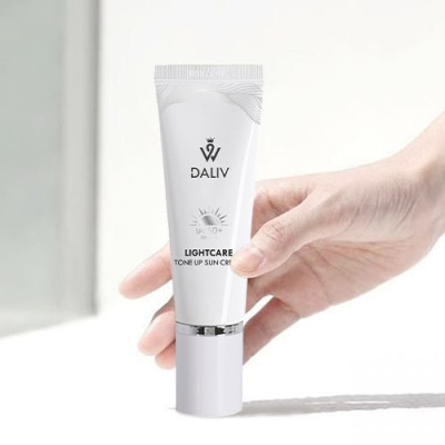 Kem chống nắng trắng da SPF50 W.LAB 50ml