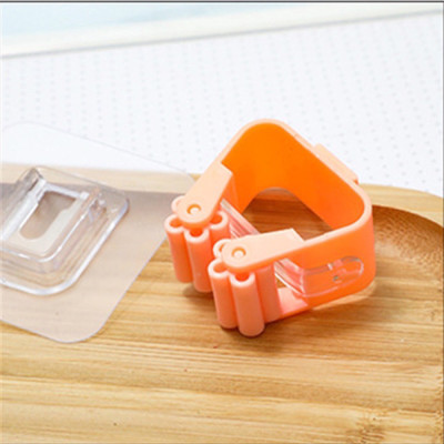 Kẹp Dính Tường Treo Chổi - Cây Lau Nhà, Luôn Gọn Gàng, Sử Dụng, Kẹp Có Miếng Dán Siêu Chắc, Khô Ráo. TakyHome 4028