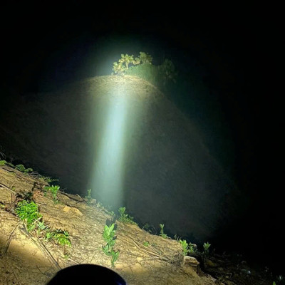 Đèn PiM Cầm Tay Loại Xịn Siêu Sáng – Chiếu Xa 500m, Có Đèn Hông, Siêu Bền, ĐÈN Trang Trí Cực Đẹp