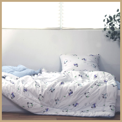 Chăn Chần Bông Arize Vải Microfiber Chim Cánh Cụt Penguin 1.5x2m