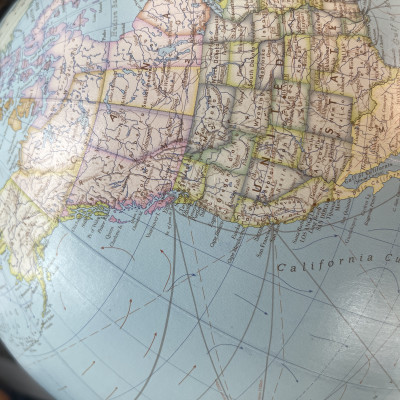 Quả Cầu Trái Đất Columbus Duo Count (Có Hoàng Sa - Trường Sa - Đèn Chiếu Sáng, Đường Kính 30cm, 2 Chế Độ Hiển Thị: Thường Và 3D, Đế Gỗ Sồi, Giá Phủ Nhũ Bạc)